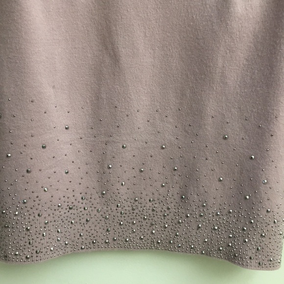 Light long sleeve shirt with stones. - Picture 3 of 6